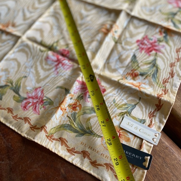 BURBERRY FLORAL HANDKERCHIEF/SCARF - Picture 5 of 5